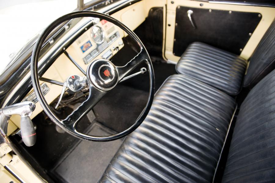 Интерьер Willys-Overland Jeepster Phaeton (VJ) 1950 года  (фото 15 из 17)